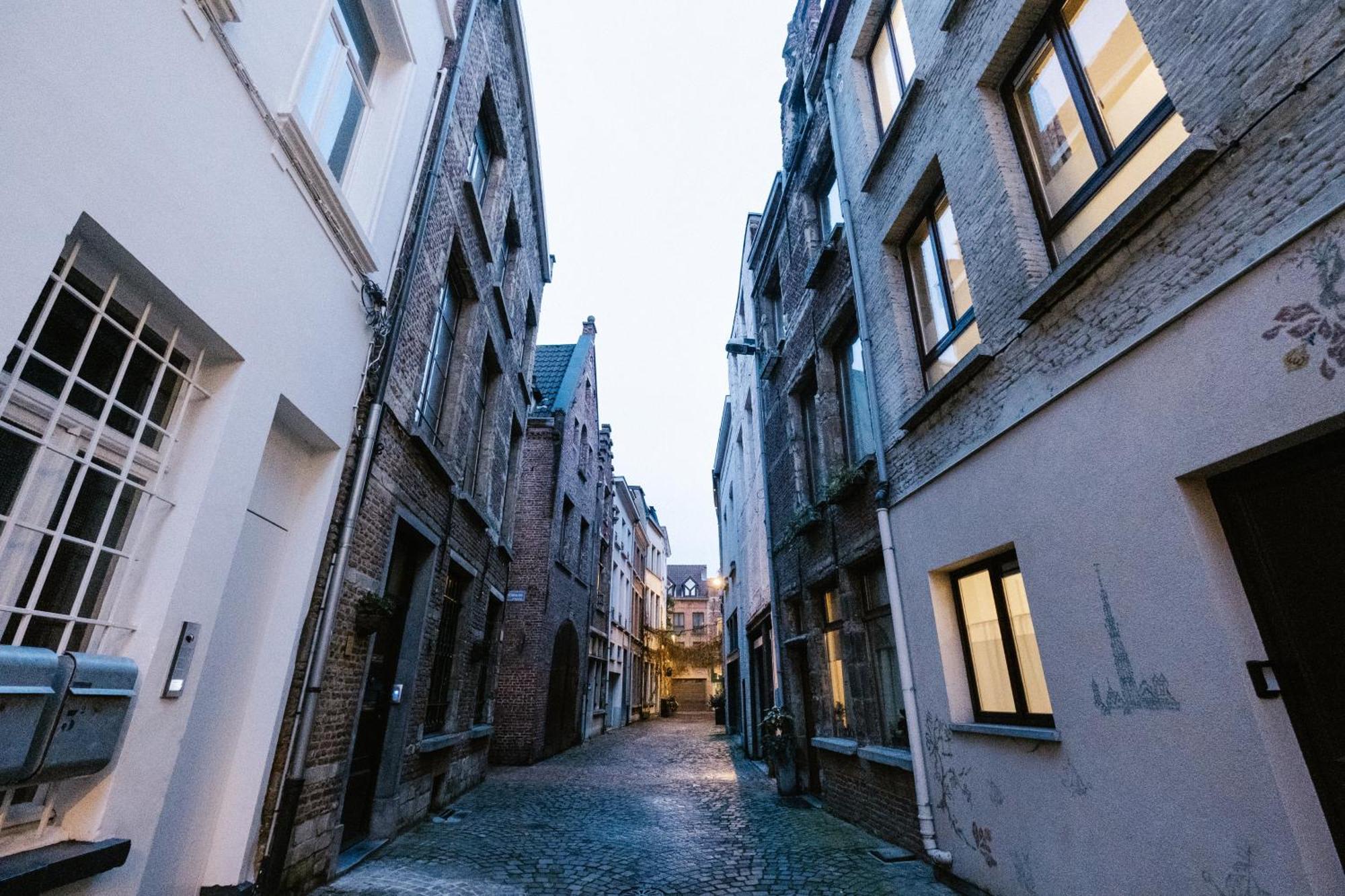 Вилла Huize 'De Moriaan' In Historic Center Антверпен Экстерьер фото